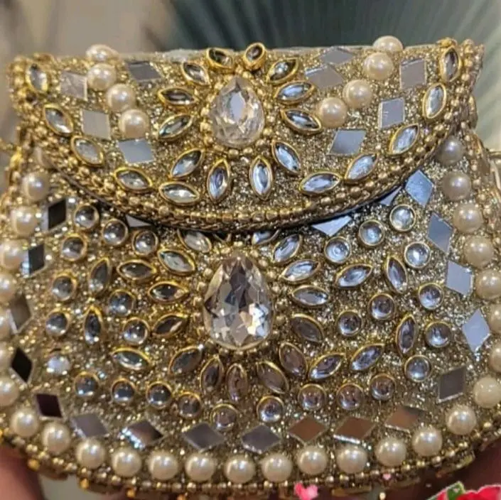 mini pearls clutch