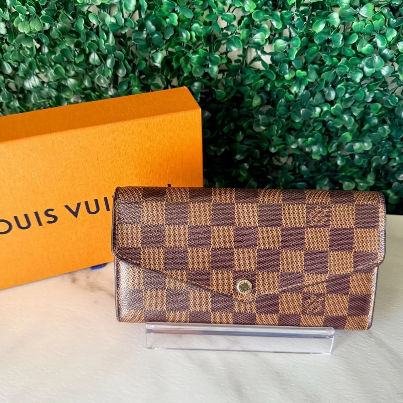 Pre-owned Louis Vuitton FINAL SALE Small Leather Goods Damier Ebene / Rose Ballerine Sarah Wallet NM