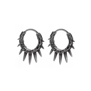 Retro Punk Hip-Hop Rock Skull Rivet Earrings for Men and Women Fashion Personalized Hypoallergenic Earrings Jewelry
