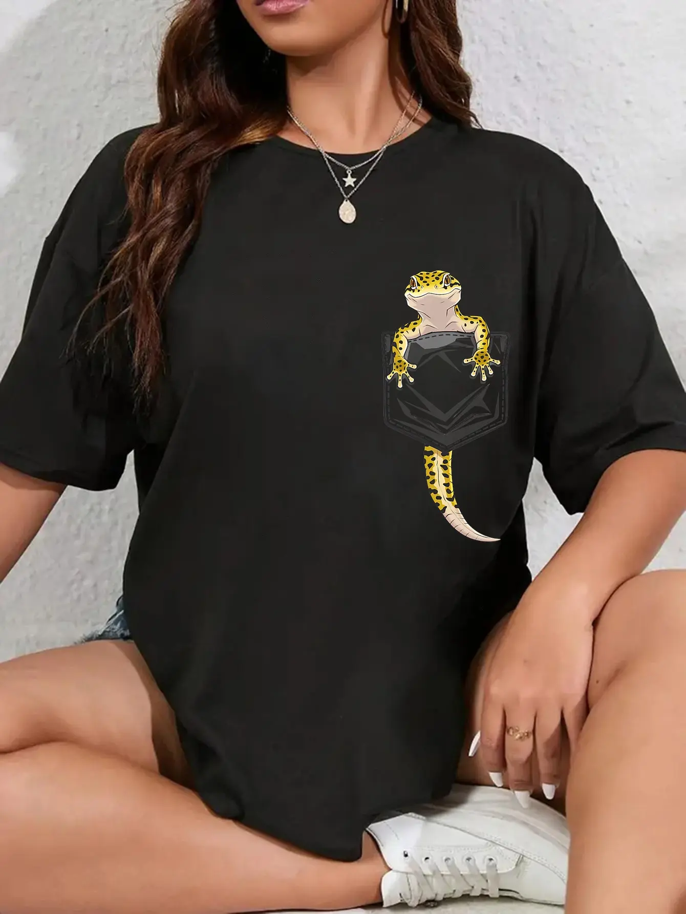 Women's 100% Cotton Casual Everyday Streetwear Graphic Top, Cute Lizard Reptile Leopard Gecko Pocket T-Shirt for Men, Tshirt, Lizard Print, Playful Look