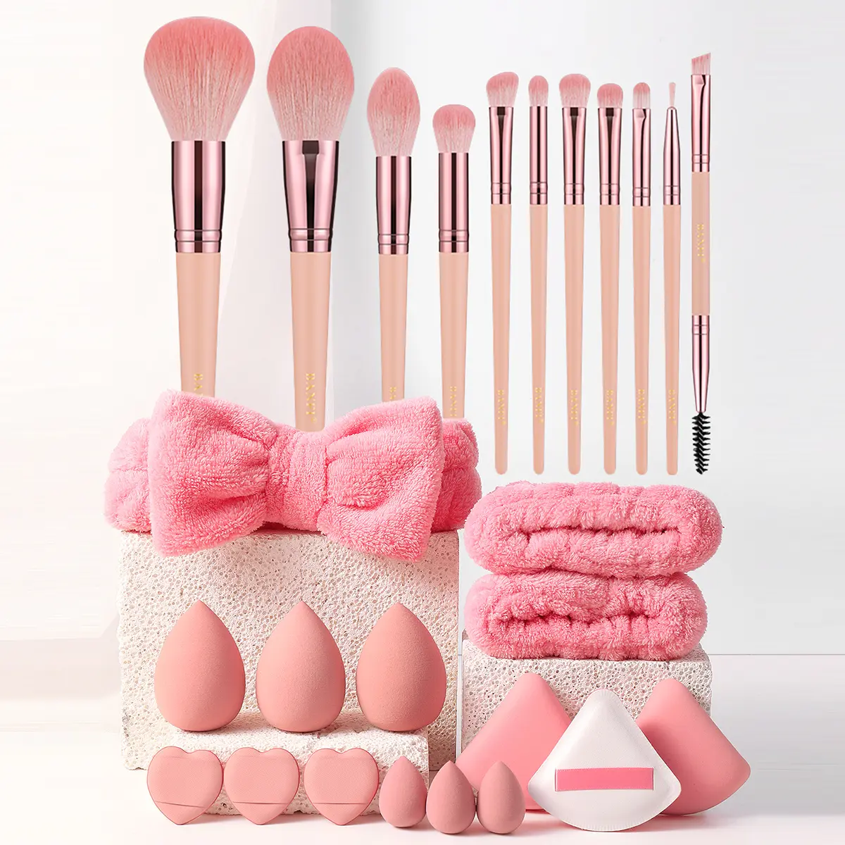 26-Piece Pastel Pink Makeup Brush Set with Bow Headband - Soft Vegan Kit for Face & Eyes, Gentle Apply for Casual Beginners, Ideal Christmas Gift, Aesthetic, Valentine’s Day