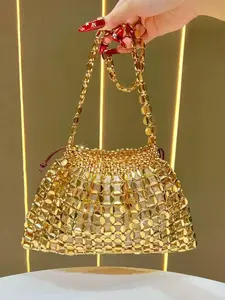 Silver metal ring woven chain shoulder crossbody bag, modern stylish exquisite handbag crossbody bag, creative cloud shape, small and versatile, Boho Style Crossbody, Chic Chain Crossbody, suitable for attending banquets, shopping, afternoon tea, etc.