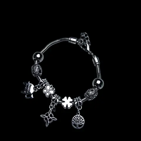 Buena Suerte witch knot bracelet