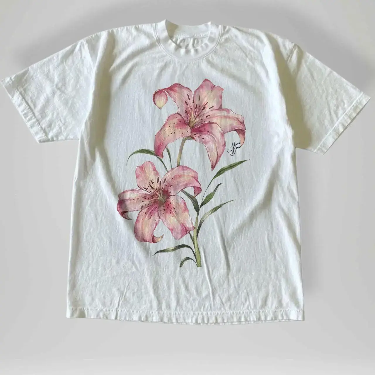 Gildan Men's and Women's T-shirt, Vintage Style Pink Lily Floral Graphic Tee, Unisex T-shirt, Gift T-shirt, Y2k Unisex Graphic Tees Gothic Grunge Emo Scene Amity Affliction Style Clothes Menswear Women Xswear Streetwear