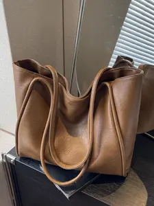 Retro, fashionable, simple, versatile, large-capacity handbag, women tote bag, Lightweight tote bag, high-quality, large bag for women, everyday, attending parties, office workers, commuting and traveling, Stylish tote bag