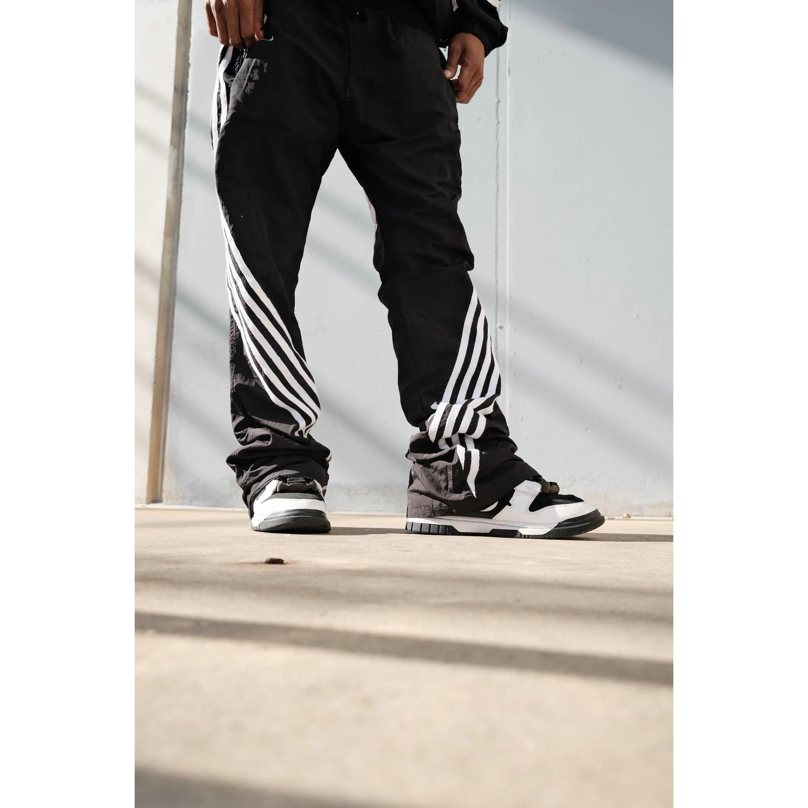 Menswear 88 Retro Stripe Curved-Stripe Lightweight Nylon Vintage Straight Leg Track Pants with Pockets, Classic Sports & Outdoor Bottoms