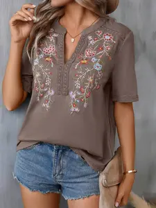 Fashion Embroidered Lace Trim Top for Women, Stylish Patchwork Design, Perfect for Casual Wear, Trendy Ladies' Clothing, Womenswear