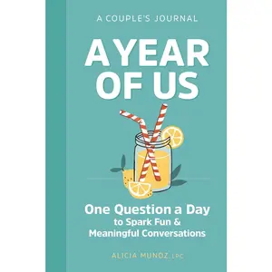 USED-A Year of Us: A Couple's Journal: One Question a Day to Spark Fun and Meaningful Conversations by Muñoz, Alicia (Paperback)