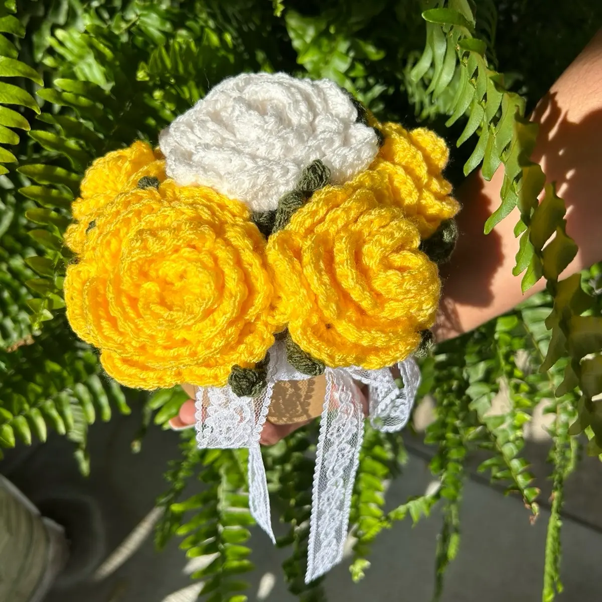 Crochet Rose Bouquet (small)