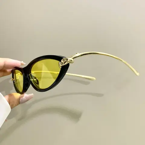 Punk Retro Fashion Cat Eye Glasses, Unisex Trend Bent Metal Frame Legs Decorative Eyeglasses for Men and Women, Classic Shades, Trending Glasses