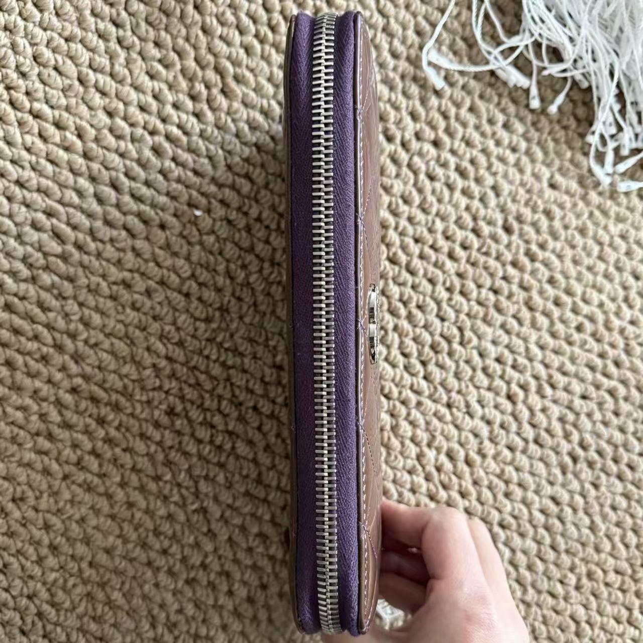 Pre-owned CHANEL Classic Quilted Patent Zip Wallet|18724676