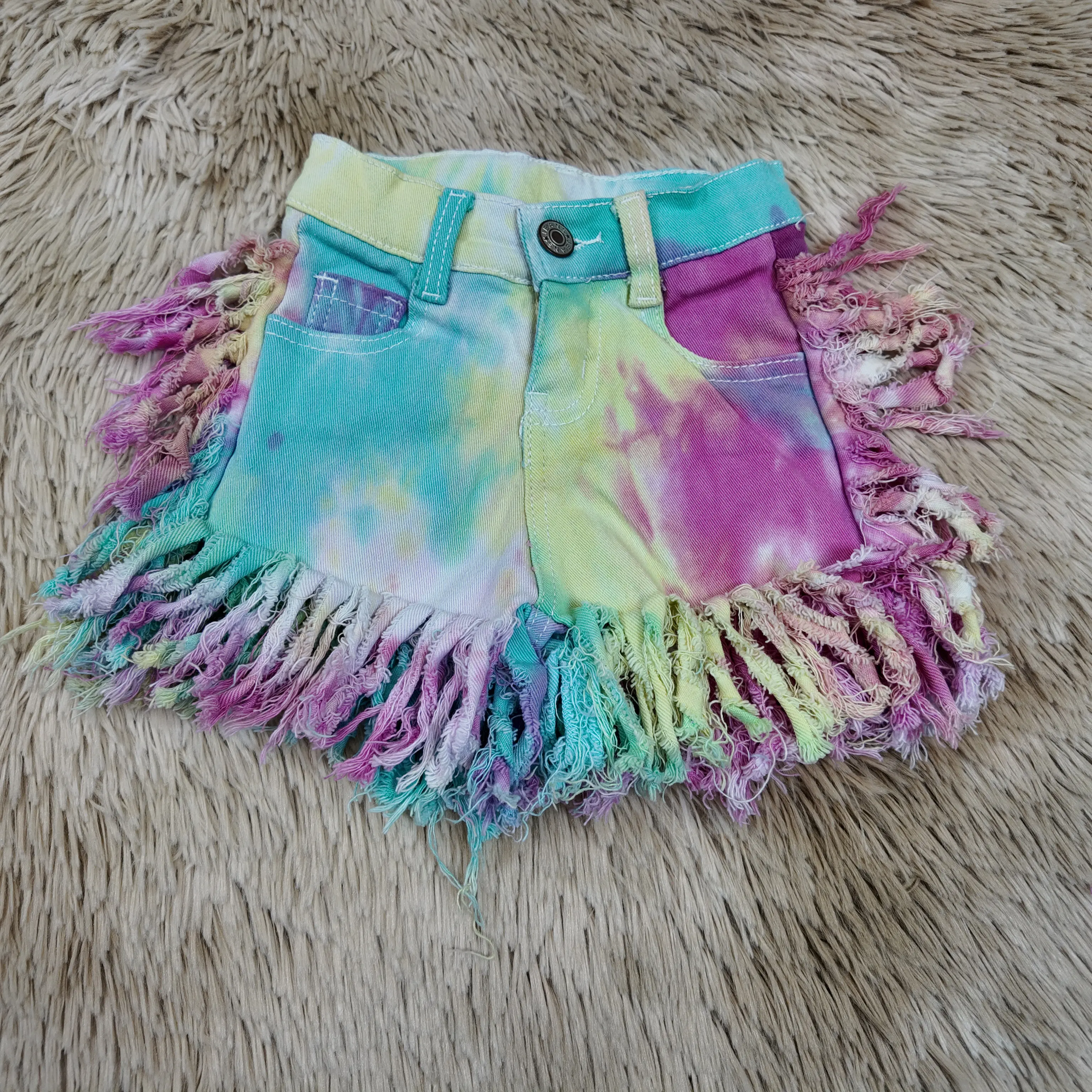 Girls' Tie-Dye Denim Shorts with Frayed Fringe Hem, Versatile Casual Playwear for Summer Outfits