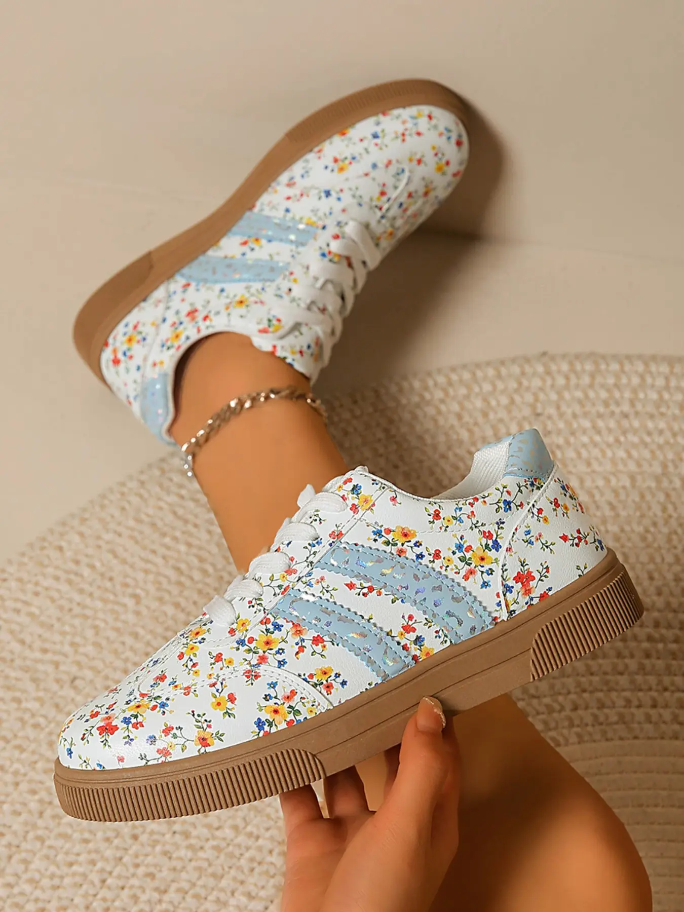 Women's Casual Lace Ups Patchwork Ditsy Floral Sneakers, Trainer, Round Toe Low Top PU Leather Shoes, Comfortable Rubber Sole, All Seasons Fashion Footwear, Casual Trendy Trainers, Streetwear Footwear, Thick Soled Trainers