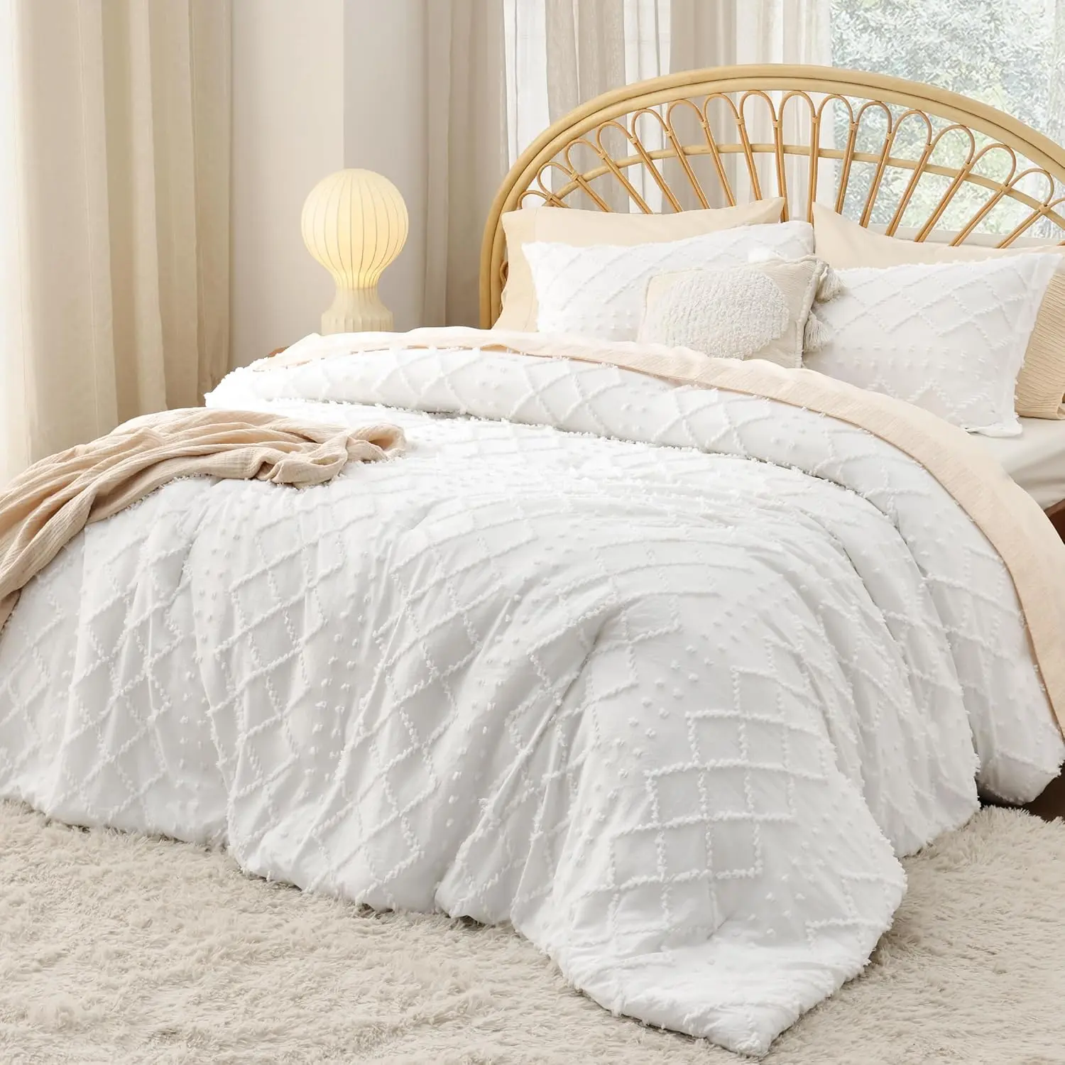 Oversized King Breathable Duvet Set - White Super Fluffy Lightweight Microfiber Comforter with 2 Pillow Shams, Boho Tufted, Vintage Farmhouse Style, 3-Season, Machine Washable, Lightweight Duvet