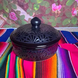 Tortillero estilo Talavera color negro