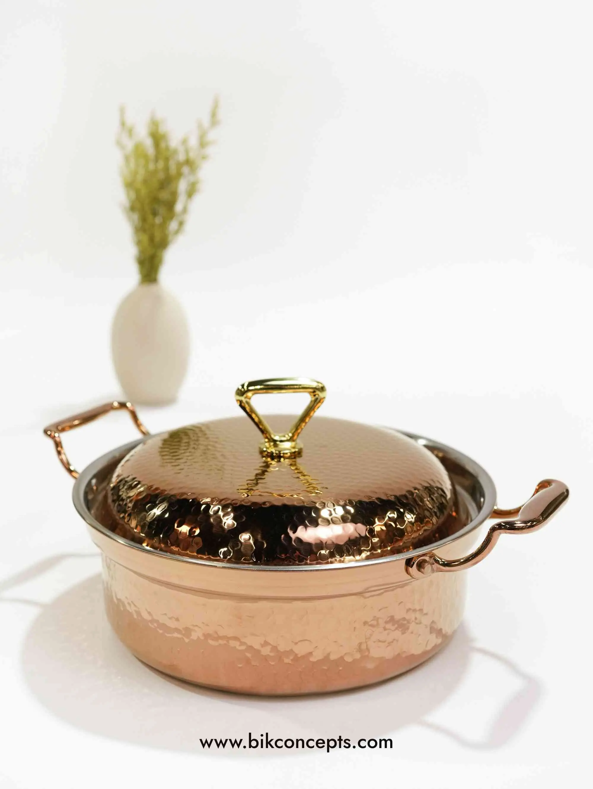 Rose Gold Hammered Casserole Cookware - Luxury Stainless Steel Serving Dish with Lid, Ideal for Pasta