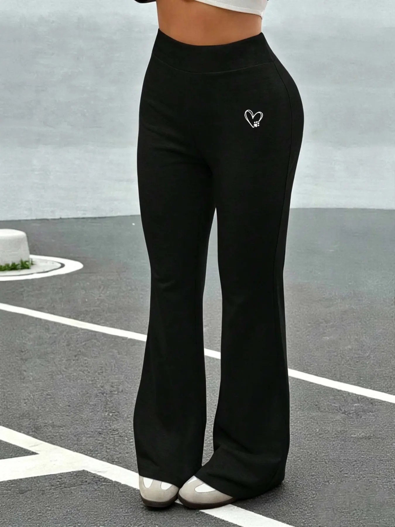 Women's High Waisted Flare Sweatpants, Soft Buttery Comfy Bootcut Leggings, Cute Heart Paw Print, Casual Stretchy Bell Bottom Yoga Pants, Flared Sweatpants