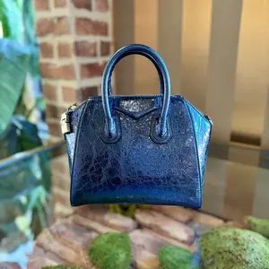 Pre-owned GIVENCHY leather Shoulder Bags Mini Antigona Blue Metallic Handbag