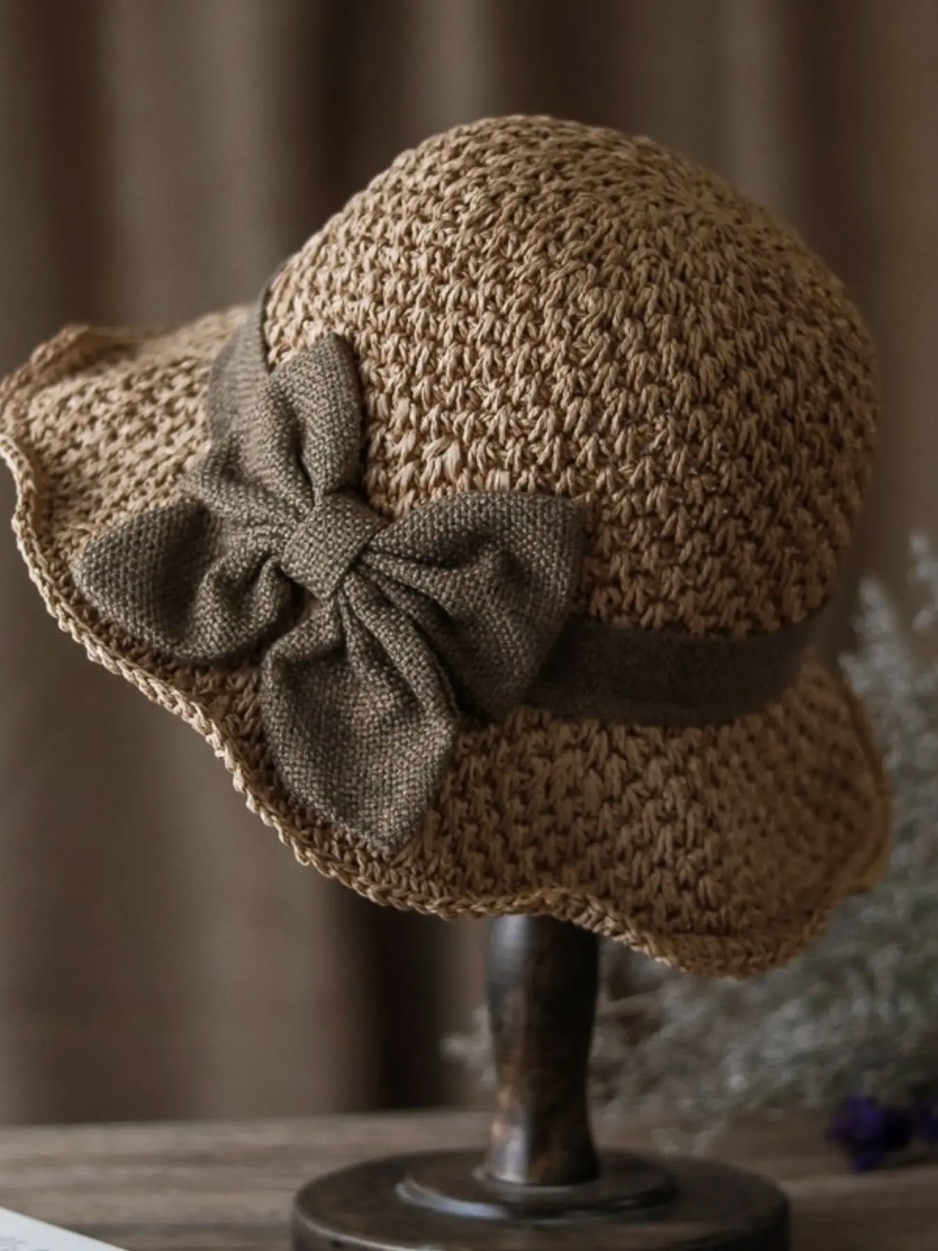 Versatile retro woven handmade straw hat with ruffled bow, elegant French sun hat, foldable, breathable travel beach hat, Casual Outdoor Hat, Lightweight Sun Hat.
