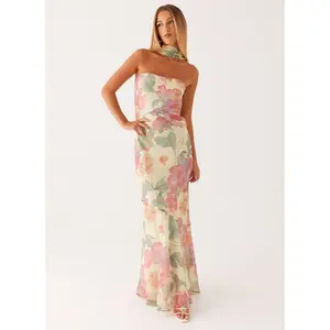 Elegant women’s off-shoulder long tube dress with floral print and scarf; trendy, fashionable, eye-catching party maxi dress; formal fabric; pleated design; suitable for both casual and formal occasions.
