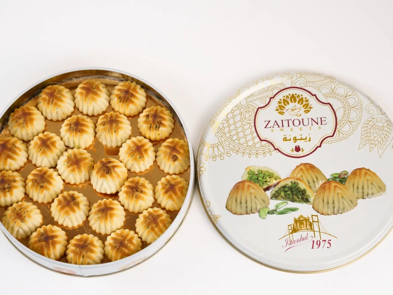 Zaitoune Pistachio Maamoul - 500 g | Luxury Middle Eastern Buttery Nut-Filled Biscuits Traditionally Handmade in Turkey | Beautiful Reusable Gift Tin Walnuts Snack