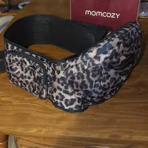 Product Review of Momcozy Hip Seat Baby Carrier, Adjustable Ergonomic Carrier with Various Pockets for Newborns & Toddlers up to 45lbs Portable Mother Mom Gift Convenient Travel Gifts wild  bird back baby baby carriers Ergonomic Baby Carrier with Hip Seat from M**💖