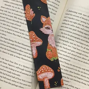 Fox & Mushroom Bookmark - 3D-Printed Design Featuring Cursive Fox and Mushroom, Lightweight & Durable, Perfect for Book Lovers and Nature Enthusiasts