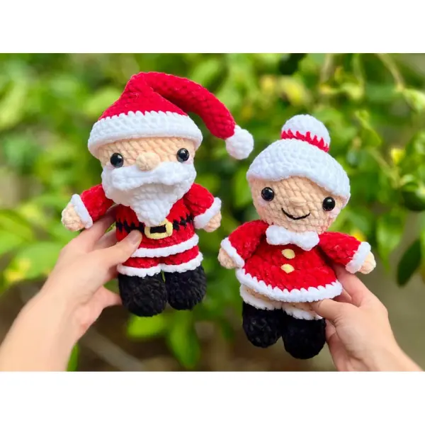 Santa and Mrs. Claus Crochet, Christmas Crochet, Cute Xmas Crochet (Handmade goods will be made by hand so the production time will be a little longer)