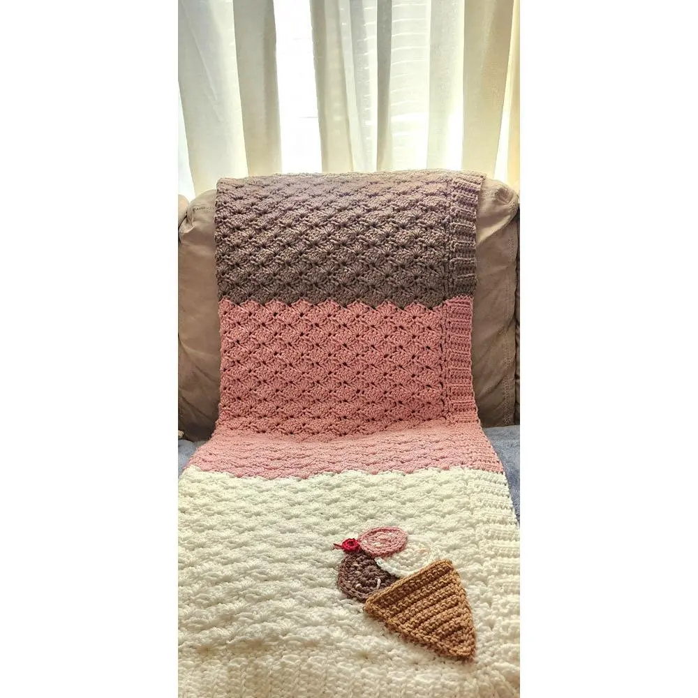 Neopolitan Bulky Shell Blanket