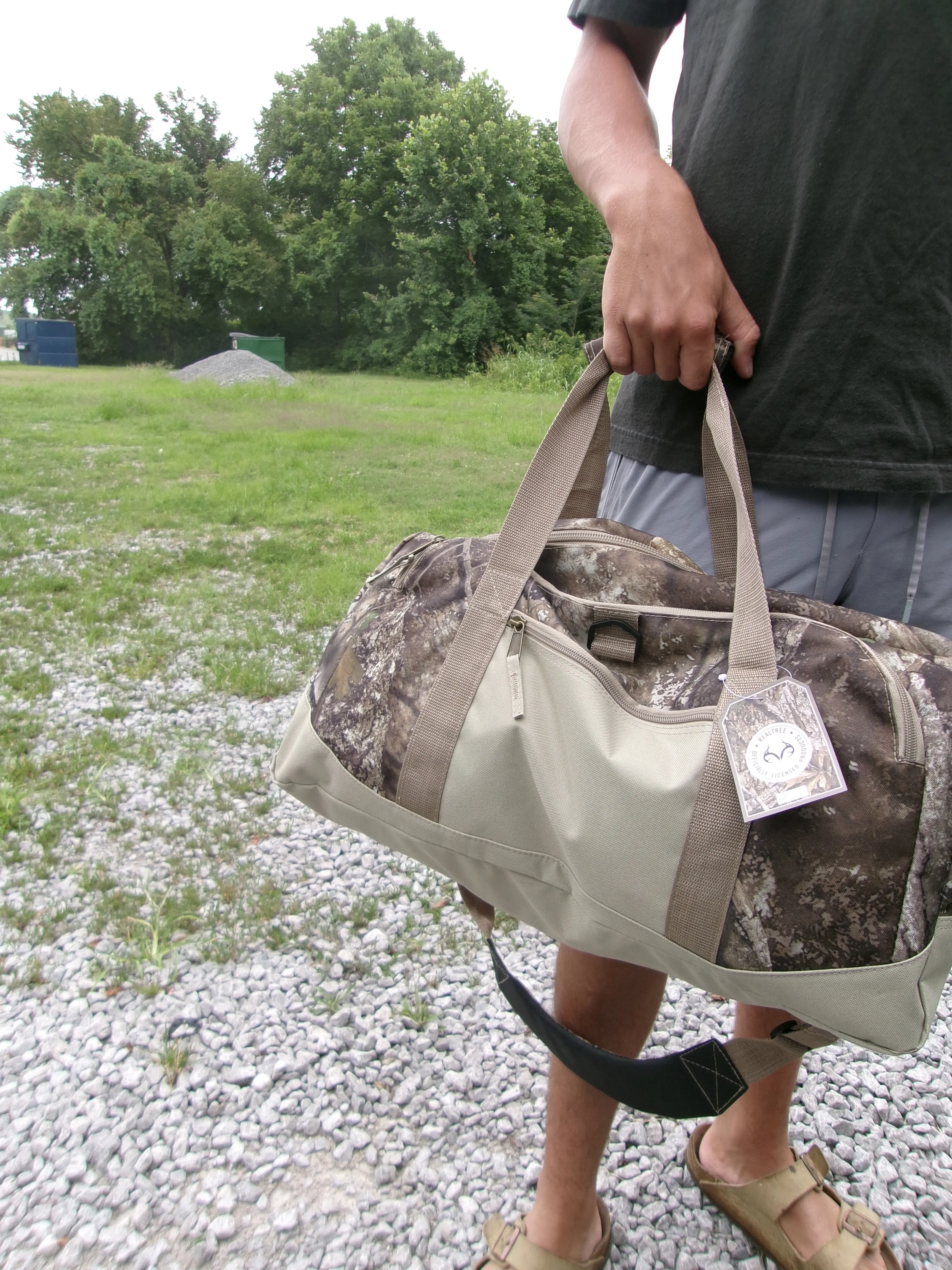 Realtree Camo Duffle Bag, Durable Travel Luggage for Outdoor Adventures