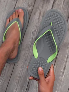 Men's Minimalist Fashion Slip-On Shoes, Daily Footwear, Solid Color, Comfortable Anti-Slip Massage, Quick-Dry, Beach Wear, Ideal for Summer Outdoor Activities