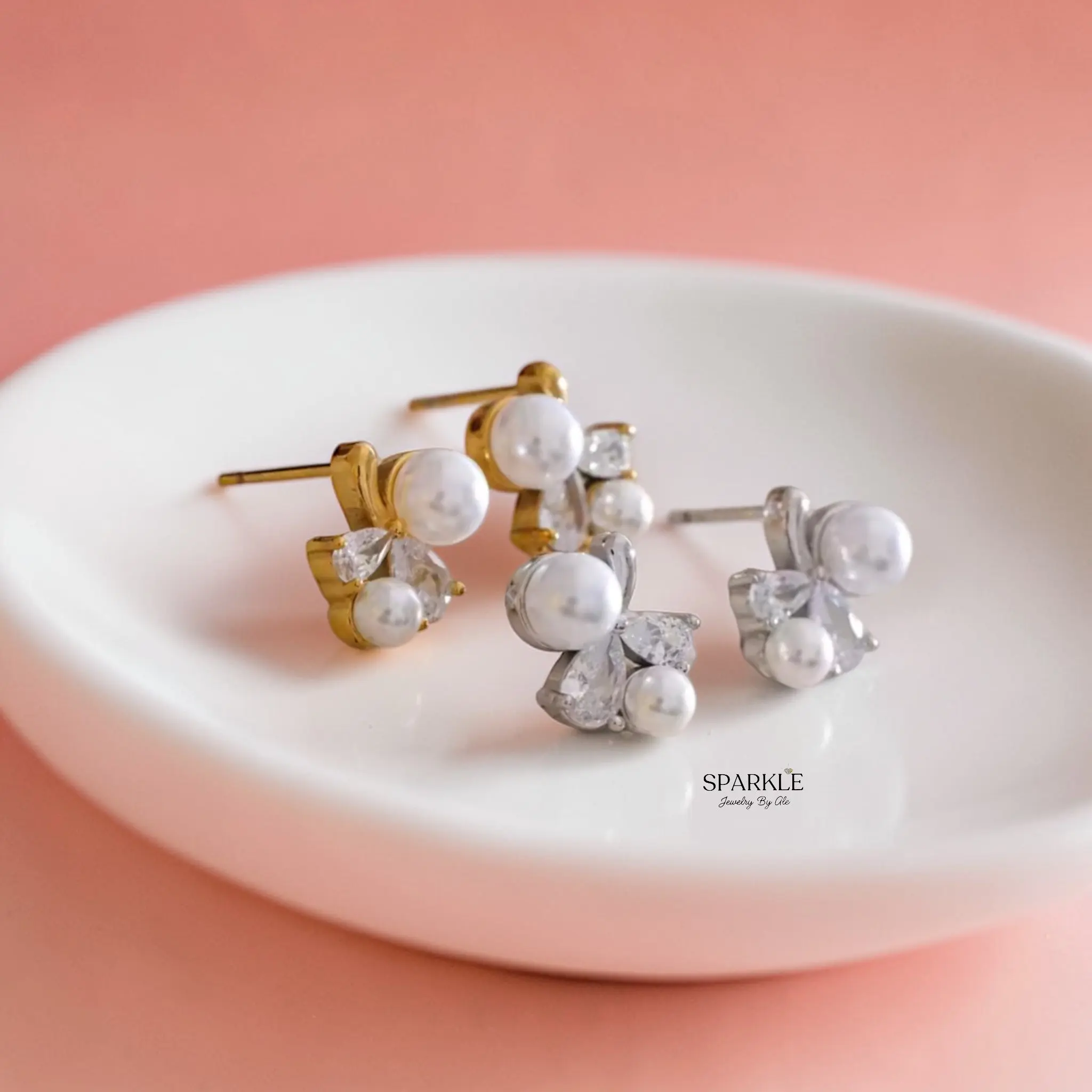 Amora Pearl Earrings Amora Pearl Earrings