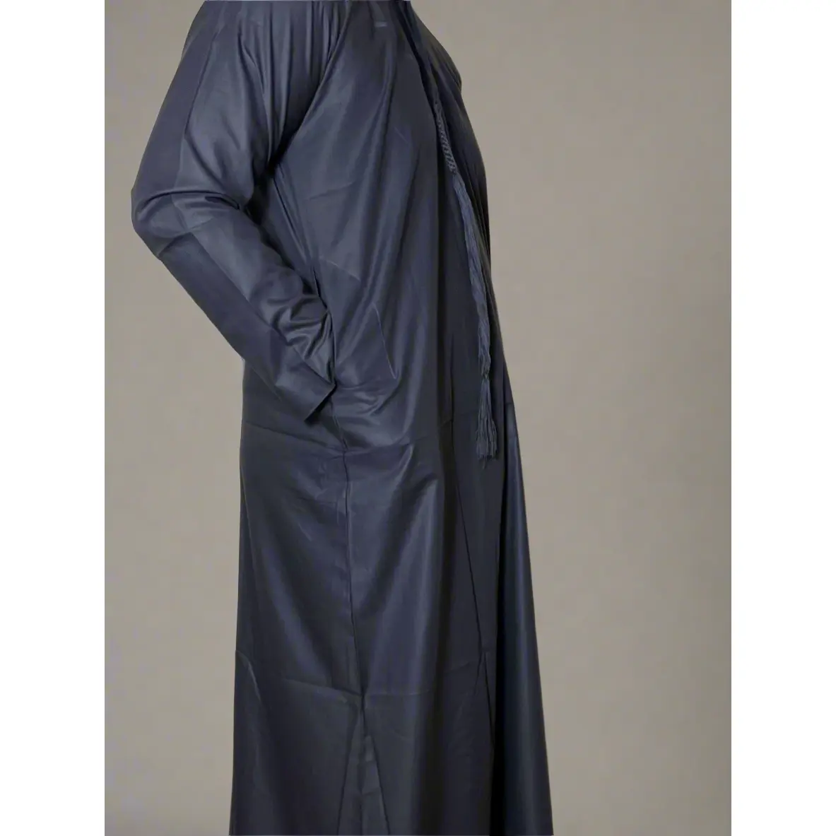 Emirati Thobe