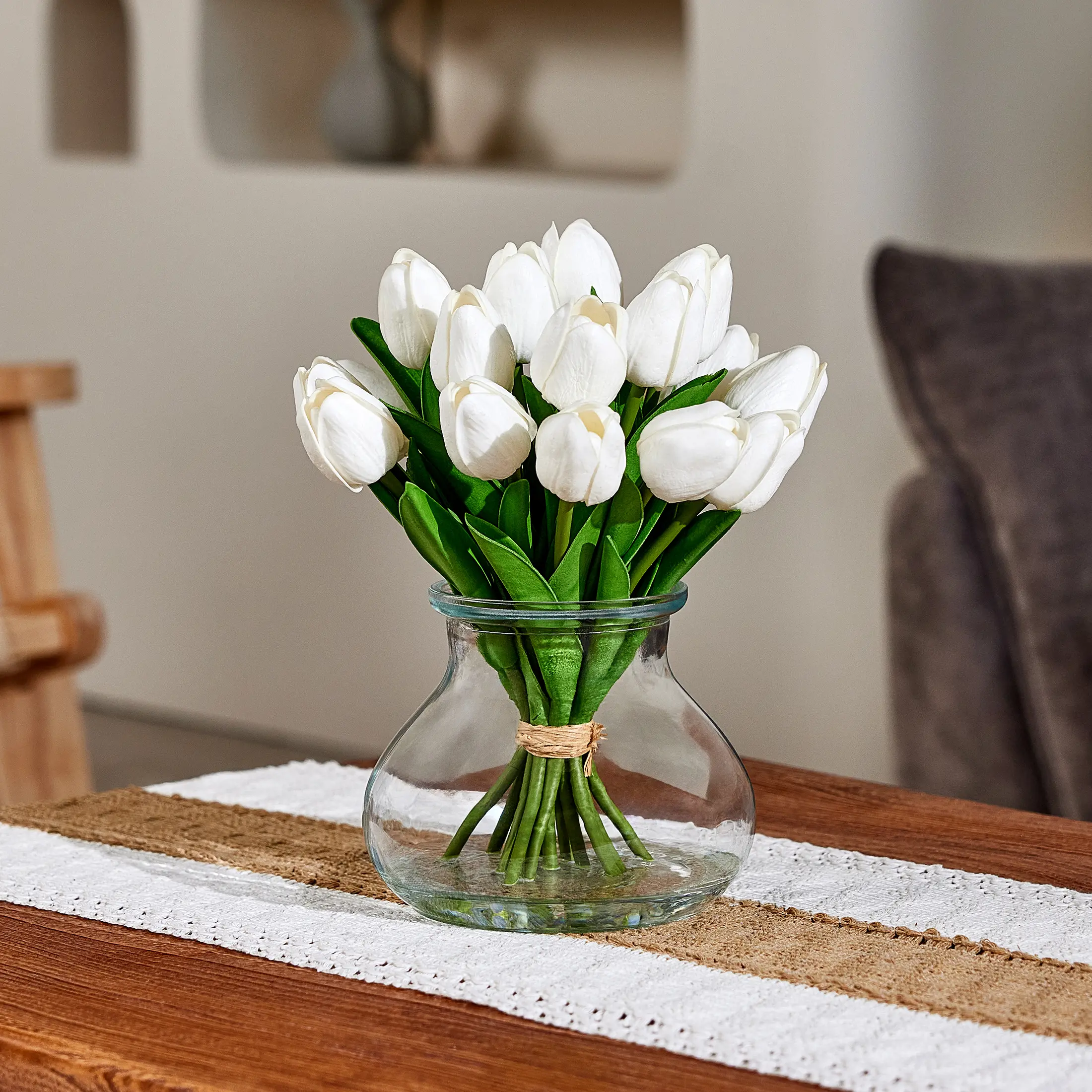 DR.Planzen 10.2" White Artificial Tulip Arrangement in Glass Vase, Realistic Faux Flowers with Faux Water, 8 Bloom Modern Home Table Decor