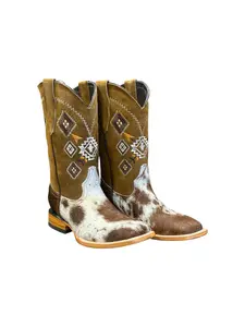 Men's Honey Fur Bulldog Closed Boot, Men's Casual Footwear, Stylish Decor-Enhanced Shoe