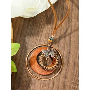 1pc Vintage Brown Butterfly Pendant Necklace, Geometric Round Wooden Circle Multi-Layer Design, Suitable For Women To Match Daily Outfits And Party Accessories, Gift