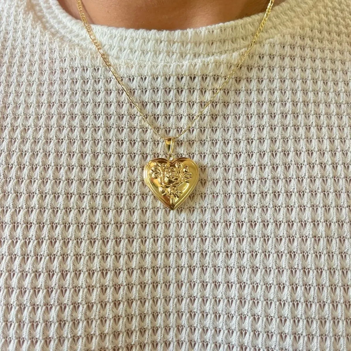 Rose Heart Locket Necklace - Elegant and Dainty