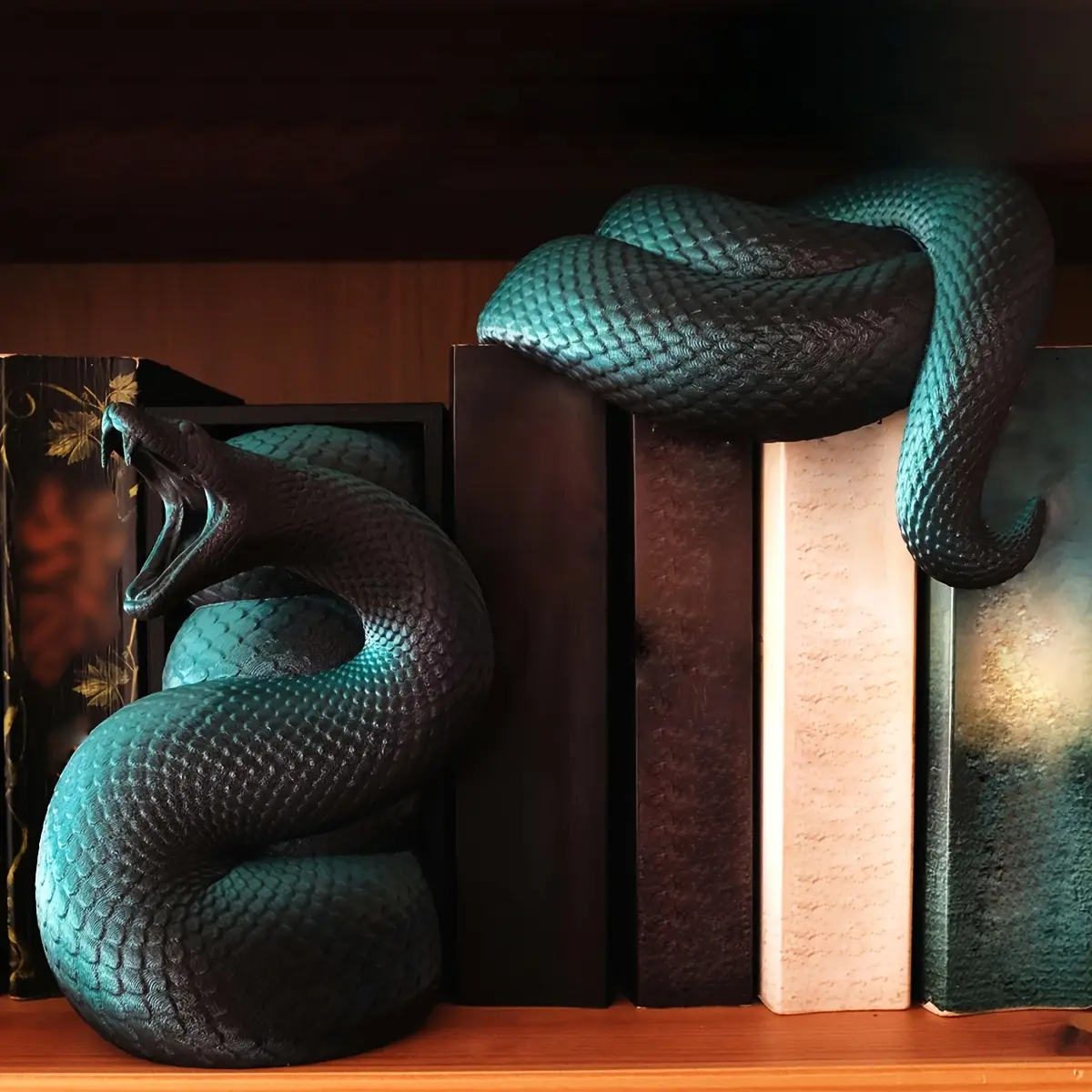 2 Pack Snake Shaped Resin Bookends, Realistic Head and Tail Design Shelf Book Holders, Decorative for Study Living Room Office Bookcase, Bookshelf Accessory, Combines Book Organization Storage and Unique Space Styling, Book Organizer