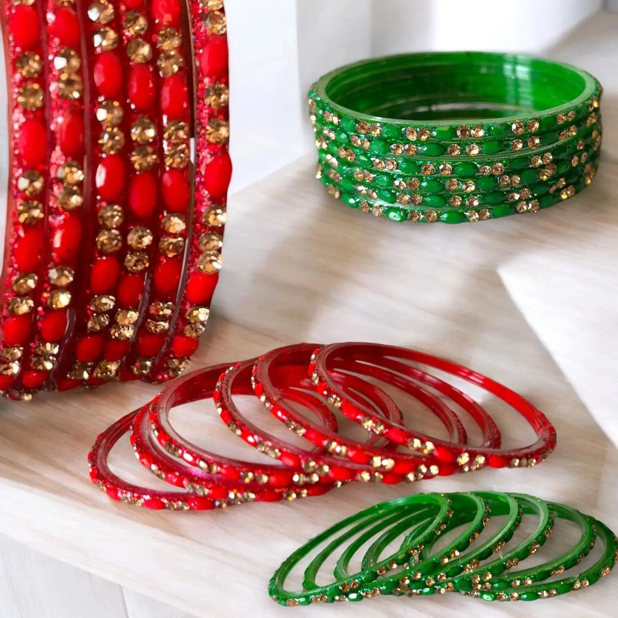 LoveNspire Glass Bangles Set, Beaded Stackable Bracelets with Floral Accents - Trendy Costume Jewelry for Women, Weddings & Festivals, Multi-Size (2.4-2.8 in), Trendy Stack Bangle, Beaded Bracelets, Trendy Fashionable Accessories, Party