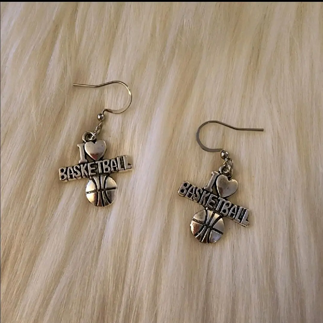 Basketball Earrings Jewelry, 5 Styles Hook Earrings for Sports Enthusiasts, Lightweight Comfortable Gift for Friends & Family