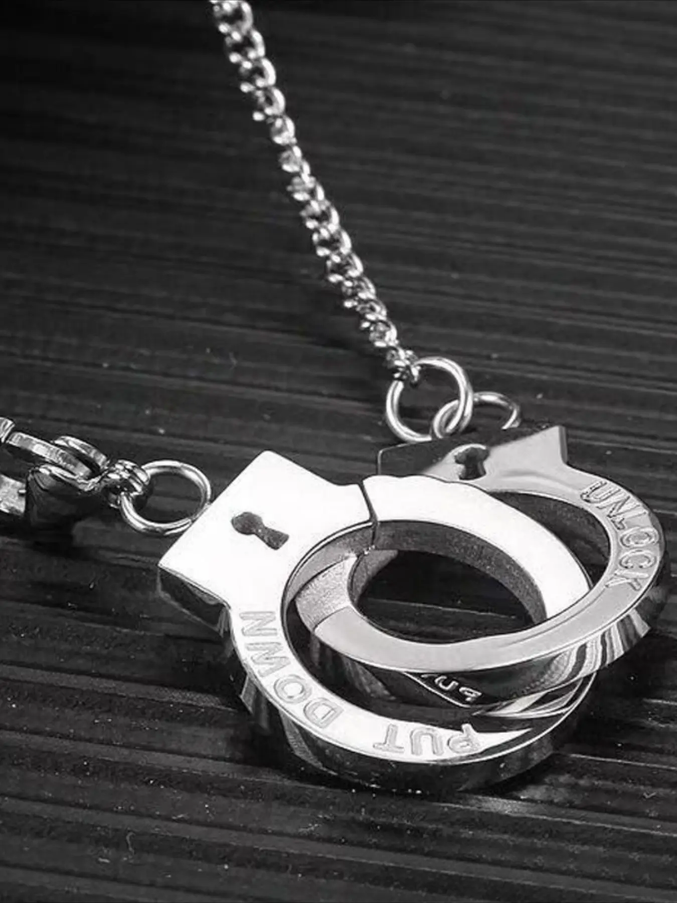 Fashionable and Popular Men Handcuffs Pendant Necklace Chain Necklace Costume Jewelry Necklace Stainless Steel Punk Hip Pop Style for Jewelry Gift and For A Stylish Look Modern Versatile Accessories