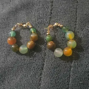 1 pair of colorful bead and jade inlaid earrings, ethnic style elegant temperament ladies earrings, women's niche, new, suitable for winter, New Year's wear