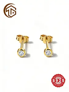 A pair of 925 silver white gold-plated and 18k gold plated stud earrings set with 0.1 carat moissanite are elegant and luxurious, suitable for women's daily wear, as well as birthday gifts, Valentine's Day gifts, Mother's Day gifts, Thanksgiving gifts.