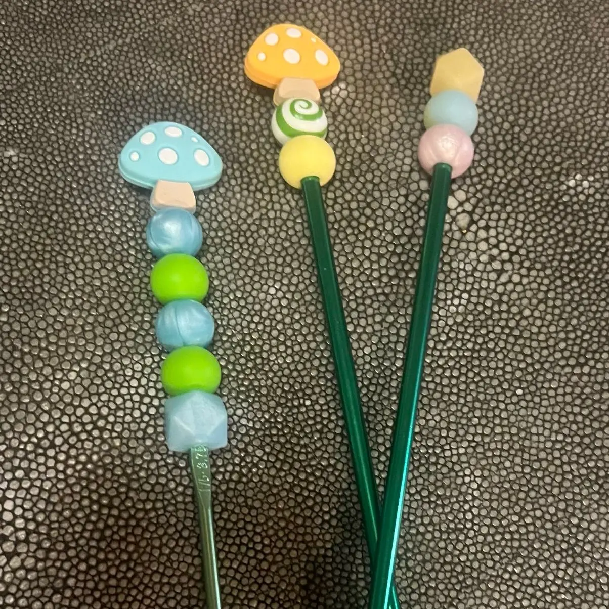 1 Custom Crochet Hook and 1 set of crochet sticks with Doorables Deal