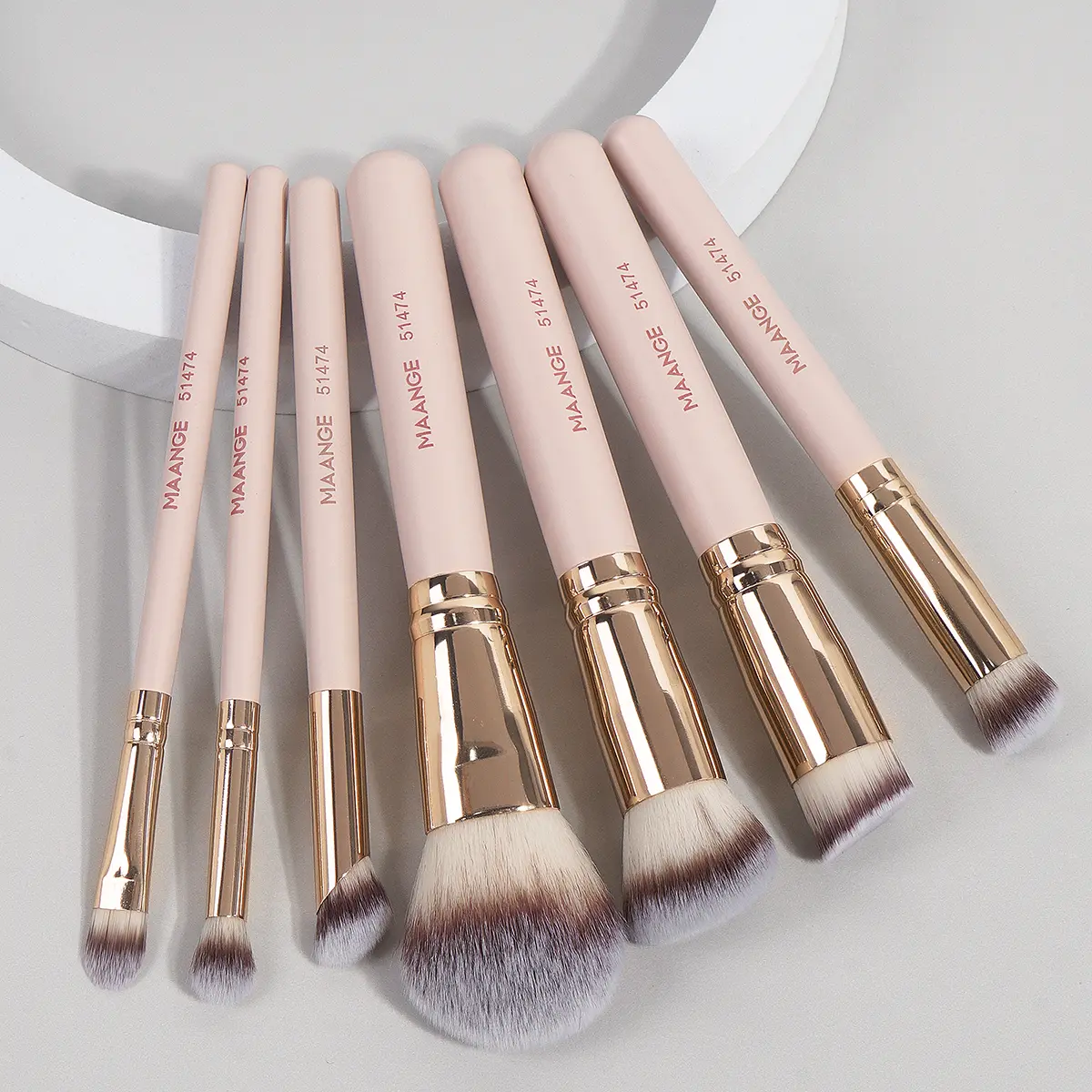 MAANGE 7-Piece Synthetic Makeup Brush Set, Multi-Pack with Complexion Brush for Foundation, Eyeshadow & Blush, Ideal for Travel & Beginners, Seven Pieces
