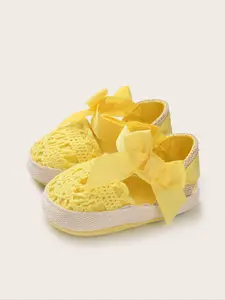 Colorful Summer Baby Hollow Bow Sweet Sandals for 0-1 Year Old, Stylish Multi-Color Infant Flat Princess Shoes, Breathable Soft Sole Learning Shoes, Baby Walking Shoes, Soft Soled Shoes