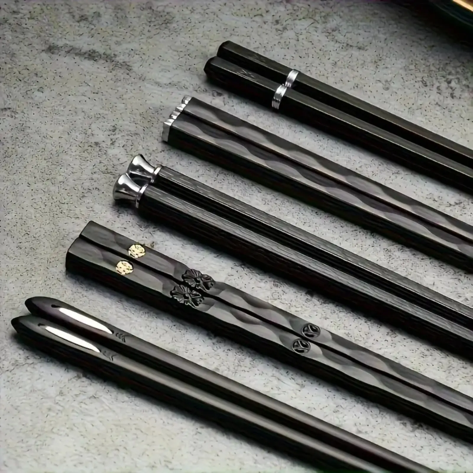 Japanese-Style Tableware, Reusable Alloy Chopsticks Set with a Non-Slip Design, High-Temperature Resistant for Home Dining, Kitchen, Cutlery, High-Temp Res., Alloy Metal