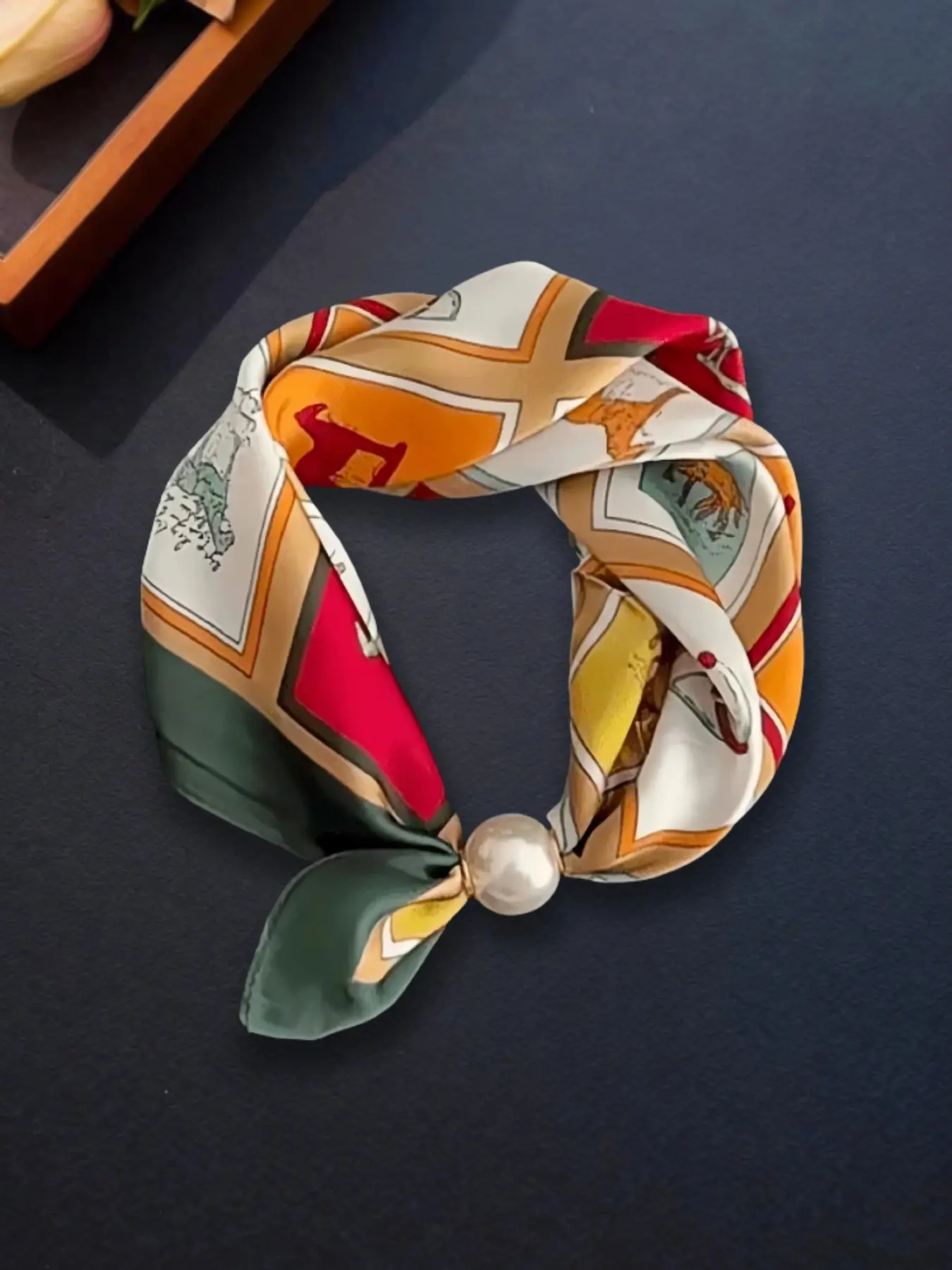Pearl Magnetic Clasp Necklace Scarf, Colorful Horse Pattern Pendant Neck Wrap, Elegant Soft Comfortable Scarf, Fashion Accessory, Holiday, Neck Scarves, Neckscarf
