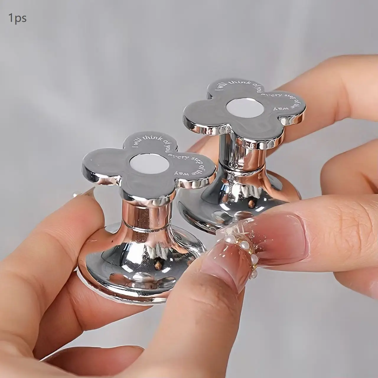 Elegant Floral Toilet Flush Button, Chrome Plated, Fashionable Bathroom Tank Switch, Modern Toilet Lid Lift Function, Stylish and Practical