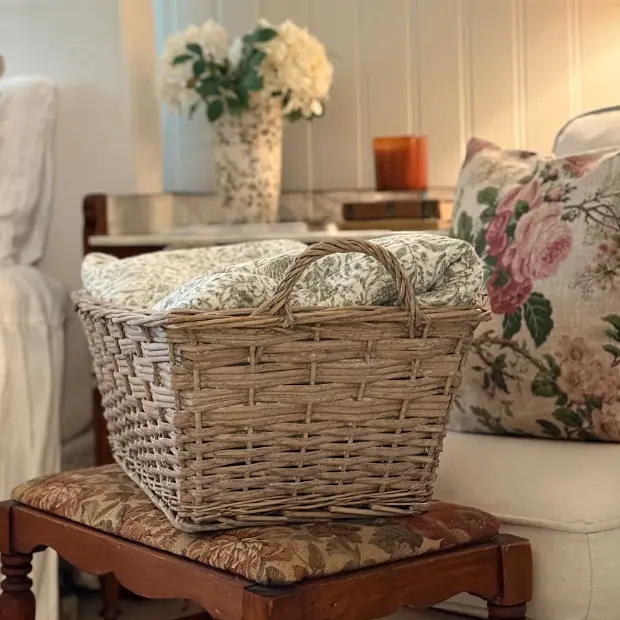 Wicker Handled Market Baskets Set of 3, Home Storage Organizer with Decor Accents for Home Organization
